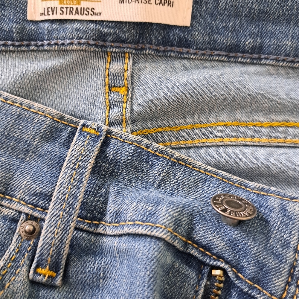 Levi's - Picture 6 of 7